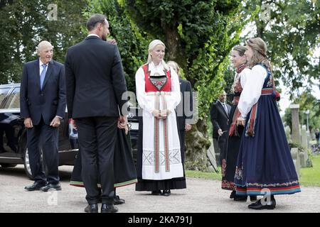 Asker, Norwegen 20200905. König Harald, Kronprinz Haakon, Kronprinzessin Mette-Marit Prinzessin MÃ¤rtha Louise und Leah Isadora Behn auf dem Weg zur Konfirmation von Prinz Sverre Magnus in der Asker Kirche. Foto: Vidar Ruud / NTB scanpix Stockfoto