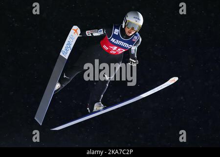 Lillehammer 20211205. Der Japaner Kaori Iwabuchi beim Großschanzenrennen in Lysgaardsbakkene in Lillehammer. Foto: Geir Olsen / NTB Stockfoto