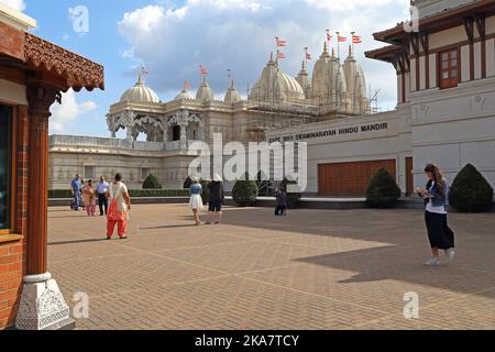 LONDON, GROSSBRITANNIEN - 21. SEPTEMBER 2014: Es ist der Innenhof des Tempels von Shri Swaminarayan Mandir. Stockfoto