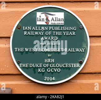 Ian Allan Heritage grüne Plakette am Bahnhof Bishops Lydeard an der West Somerset Railway, Bishops Lydeard, Somerset, England, Großbritannien Stockfoto