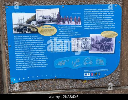 Touristeninformation für den Minehead Maritime Mile Trail auf der Promenade in Minehead, Somerset, England, Großbritannien Stockfoto