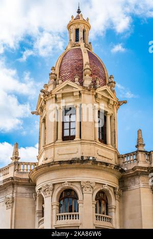 Architektur und Gebäude über der Stadt der Künste und Wissenschaften in Valencia, Spanien Stockfoto