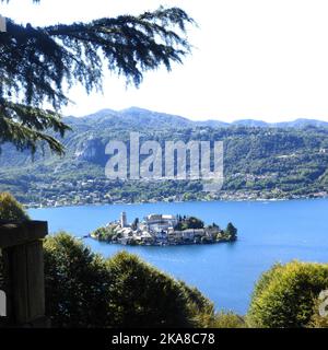 Isola San Giulio (Insel St. Giulio oder St. Julius) am Ortasee, Italien Stockfoto