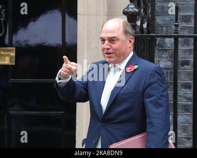 London, Großbritannien. 1.. November 2022. Der Verteidigungsminister Ben Wallace kommt zur wöchentlichen Kabinettssitzung in der Downing Street Nr. 10 an. Quelle: Uwe Deffner/Alamy Live News Stockfoto