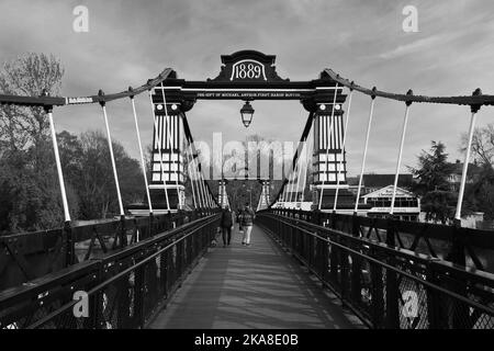 Die Fährbrücke über den Fluss Trent, Burton-upon-Trent-Stadt, Staffordshire, England; Großbritannien Stockfoto