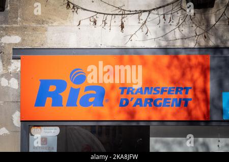 Bild des Ria Money Transfer Signs an der Hauptwechselstelle für Bordeaux in Frankreich. Ria Money Transfer ist eine Tochtergesellschaft von Euronet specialisti Stockfoto