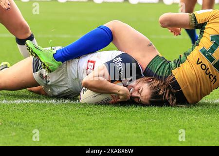 Leeds, Großbritannien. 01.. November 2022. Fran Goldthorp England geht rüber für einen Versuch während des Women's Rugby League World Cup 2021 Spiels England Women vs Brazil Women im Headingley Stadium, Leeds, Vereinigtes Königreich, 1. November 2022 (Foto von Mark Cosgrove/News Images) in Leeds, Vereinigtes Königreich am 11/1/2022. (Foto von Mark Cosgrove/News Images/Sipa USA) Quelle: SIPA USA/Alamy Live News Stockfoto