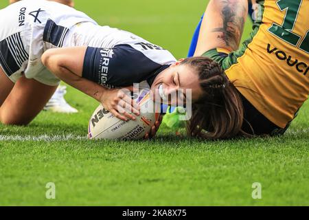 Leeds, Großbritannien. 01.. November 2022. Fran Goldthorp England geht rüber für einen Versuch während des Women's Rugby League World Cup 2021 Spiels England Women vs Brazil Women im Headingley Stadium, Leeds, Vereinigtes Königreich, 1. November 2022 (Foto von Mark Cosgrove/News Images) in Leeds, Vereinigtes Königreich am 11/1/2022. (Foto von Mark Cosgrove/News Images/Sipa USA) Quelle: SIPA USA/Alamy Live News Stockfoto