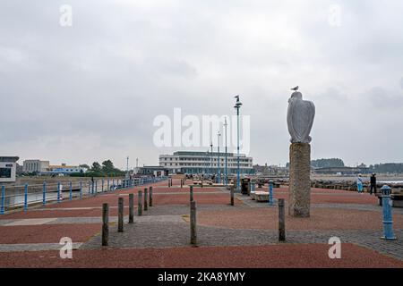 Blick vom Stone Jetty auf das Midland Hotel, Morecambe, Lancashire, Großbritannien Stockfoto