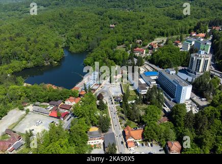 Luftaufnahme von Sovata Resort - Rumänien, über Ansicht, Sommer Stockfoto
