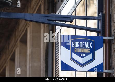 Bild eines Schildes mit dem Logo der Girondins de Bordeaux auf ihrem offiziellen Laden in Bordeaux, Frankreich. Football Club des Girondins de Bordeaux, gemein Stockfoto