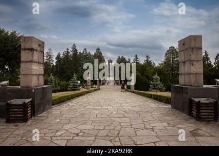 Bild des Denkmals des unbekannten Helden auf dem Berg Avala in belgrad, Serbien. Das Denkmal für den unbekannten Helden ist ein Denkmal des Ersten Weltkriegs Stockfoto