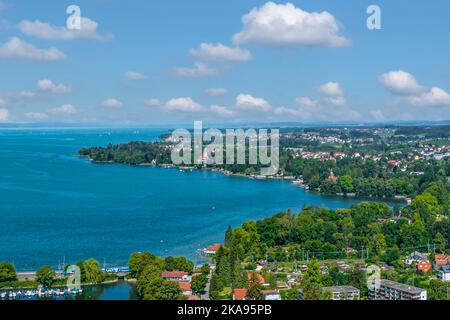 Luftaufnahme zur schönen Stadt Lindau am Bodensee mit ihrer berühmten Altstadt auf der Insel Stockfoto