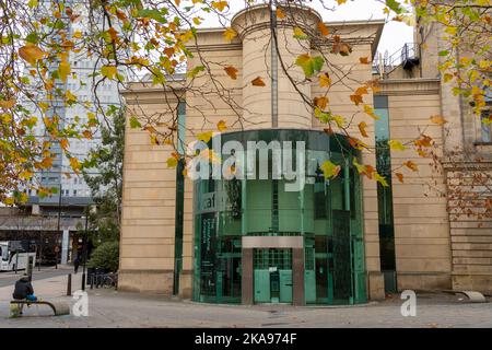 Ein Straßenblick auf die Laing Art Gallery in der Stadt Newcastle upon Tyne, Großbritannien. Stockfoto