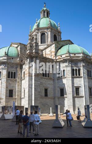 Kathedrale Como Italien, Blick von der Piazza Verdi auf die Renaissance-Apsiden am östlichen Ende der Kathedrale von Como (Duomo), Stadt Como, Lombardei, Italien Stockfoto