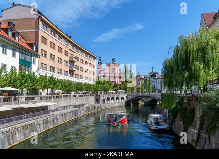 Der Fluss Ljubljanica von Most za Pešce mit Blick auf die Dreifachbrücke, Altstadt, Ljubljana, Slowenien Stockfoto