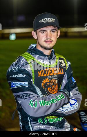 Josh Warren - Mildenhall Fen Tigers Speedway-Fahrer. Hochformat. Stockfoto