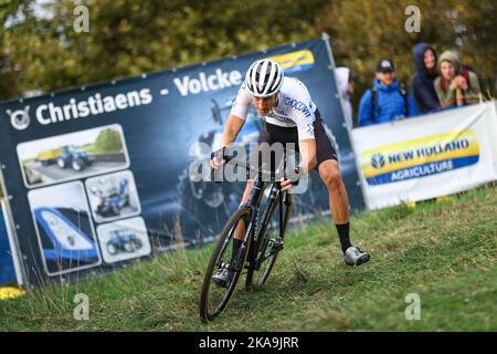 Melden, Belgien, 01. November 2022. Der Belgier Jens Adams, der am Dienstag, dem 01. November 2022, beim Herrenrennen beim Koppenbergcross, dem ersten Rennen (von acht) der Badkamers-Trophäe X2O, in Melden, in Aktion war. BELGA FOTO DAVID PINTENS Stockfoto