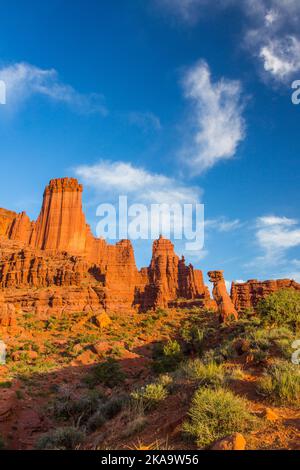 The Fisher Towers, von links, The Kingfisher, Cottontail, Ancient Art & Lizard Rock in der Nähe von Moab, Utah. Stockfoto