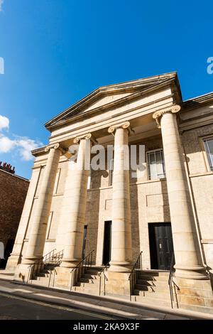 Der Portikus des denkmalgeschützten Gebäudes der Central Methodist Church in York, North Yorkshire, England, Großbritannien Stockfoto