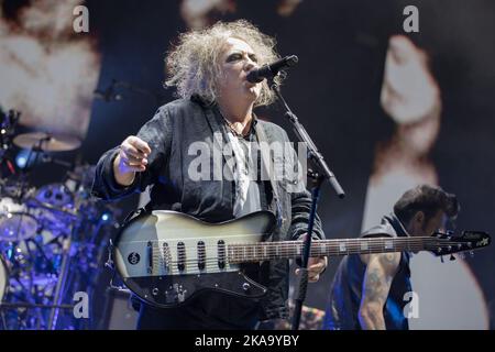 Bologna, Italien. 31. Oktober 2022. The Cure treten an Halloween in Bologna, Italien, am 31. Oktober 2022 in der Unipol Arena in Casalecchio di Reno auf. (Foto: Carlo Vergani/Pacific Press/Sipa USA) Quelle: SIPA USA/Alamy Live News Stockfoto