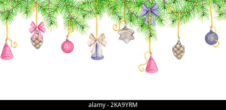 Horizontaler nahtloser Rand mit Neujahrs- und Weihnachtsdekorationen. Komposition mit Weihnachtsbaumschmuck. Handgezeichnetes Aquarell auf weißem Boden Stockfoto