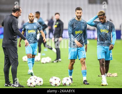 Rodrigo Bentancur von Tottenham Hotspur erwärmt sich vor dem UEFA Champions League-Spiel der Gruppe D im Orange Velodrome in Marseille, Frankreich. Bilddatum: Dienstag, 1. November 2022. Stockfoto