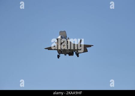 USMC F-35B in schwebt bei MCAS Miramar in San Diego, Kalifornien Stockfoto