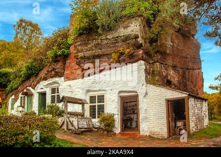 Außenansicht der National Trusts Rock Cottages Höhlenhäuser auf Kinver Edge Staffordshire England Stockfoto