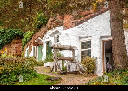 Außenansicht der National Trusts Rock Cottages Höhlenhäuser auf Kinver Edge Staffordshire England Stockfoto