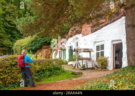 Außenansicht der National Trusts Rock Cottages Höhlenhäuser auf Kinver Edge Staffordshire England Stockfoto