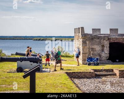 Fort Frederica National Monument auf St. Simons Island in Georgien, Menschen, Touristen, Touristen, Attraktion, Alt, Geschichte, historisch, Park, fort, archeol Stockfoto