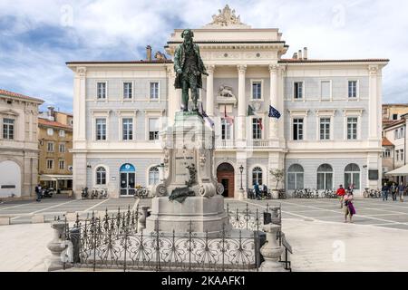 Rathaus, Statue von Giuseppe Tartini, zentraler Platz von Tartini Piran, Slowenien Stockfoto