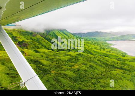 Luftaufnahme der abgelegenen Kodiak Island; de Havilland; Beaver; Wasserflugzeug; Alaska; USA Stockfoto