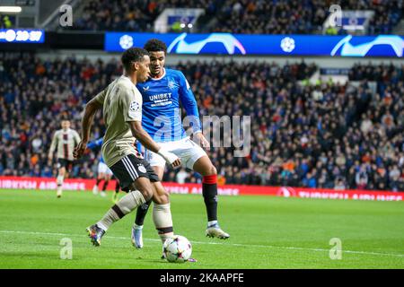 Glasgow, Großbritannien. 01.. November 2022. Die Rangers spielten Ajax in der UEFA Champions League Group Ein Spieltag sechs im Ibrox-Stadion, der Heimat der Rangers. Das Endergebnis war Rangers 1, Ajax 3. Tavernier erzielte für die Rangers eine Strafe (87 Minuten) und die Torschützen für Ajax waren Berghuis (4 Minuten), Kudus (29 Minuten) und Fernandes da Conceigao (89 Minuten). Die Rangers werden nun aus der Konkurrenz ausgeschieden. Kredit; Kredit: Findlay/Alamy Live Nachrichten Stockfoto