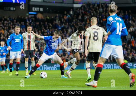 Glasgow, Großbritannien. 01.. November 2022. Die Rangers spielten Ajax in der UEFA Champions League Group Ein Spieltag sechs im Ibrox-Stadion, der Heimat der Rangers. Das Endergebnis war Rangers 1, Ajax 3. Tavernier erzielte für die Rangers eine Strafe (87 Minuten) und die Torschützen für Ajax waren Berghuis (4 Minuten), Kudus (29 Minuten) und Fernandes da Conceigao (89 Minuten). Die Rangers werden nun aus der Konkurrenz ausgeschieden. Kredit; Kredit: Findlay/Alamy Live Nachrichten Stockfoto