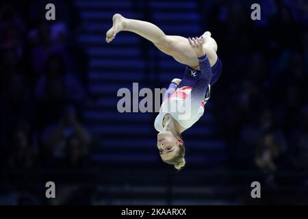 Alice Kinsella aus Großbritannien tritt am 4. Tag der FIG-Weltmeisterschaften in der M&S Bank Arena am 01. November 2022 in Liverpool, England, am Balancestrahl beim Finale der Frauen-Teams an. (Foto: Mark Fletcher | MI News) Credit: MI News & Sport /Alamy Live News Stockfoto