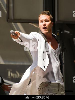 Toronto, Kanada - 19. Juni 2011: Shawn Desman tritt beim Celebrate Bloor Festival auf, um die Renovierung der Bloor Street in Toronto, Ontario, zu feiern. Stockfoto