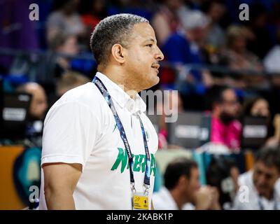 Spanien, Teneriffa, 28. September 2018: Nigrische Basketball-Cheftrainerin Otis Hughley Jr. während der FIBA Women's Basketball World Cup Stockfoto