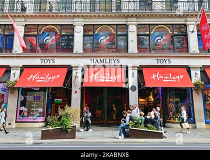 Hamleys Toy Shop, London, Großbritannien Stockfoto