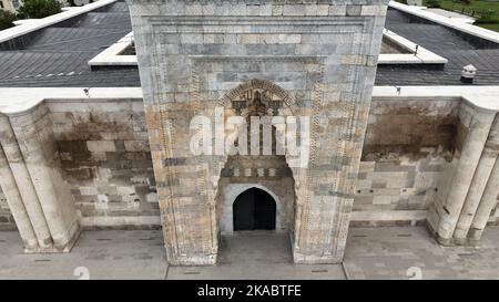 Sultanhani Caravanserai befindet sich im Sultanhani-Viertel von Aksaray. Karawanserei wurde in der Seldschuken-Zeit gebaut. Aksaray, Türkei. Stockfoto