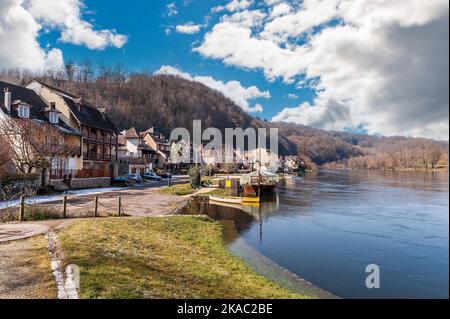 Landschaft von Beaulieu sur Dordogne, in Corrèze, Nouvelle-Aquitaine, Frankreich Stockfoto