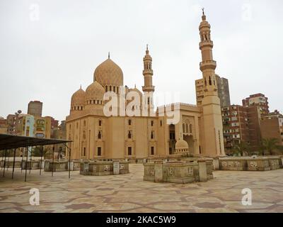 Die Abu al-Abbas al-Mursi Moschee ist eine ägyptische Moschee in der Stadt Alexandria. Es ist dem andalusischen Sufi Saint Abul Abbas al-M gewidmet Stockfoto