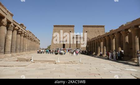 Der Tempel von Philae, der Isis, der Göttin der Liebe, gewidmet ist, ist einer der schönsten und am besten erhaltenen Tempel des Landes. Es liegt auf einer kleinen isla Stockfoto