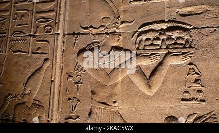 Der Tempel von Philae, der Isis, der Göttin der Liebe, gewidmet ist, ist einer der schönsten und am besten erhaltenen Tempel des Landes. Es liegt auf einer kleinen isla Stockfoto