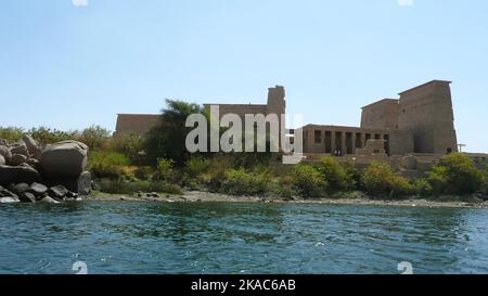 Der Tempel von Philae, der Isis, der Göttin der Liebe, gewidmet ist, ist einer der schönsten und am besten erhaltenen Tempel des Landes. Es liegt auf einer kleinen isla Stockfoto