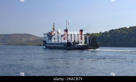CALMAC Autofähre vorbei am Sound of Islay, Islay, Hebrides, Inner Hebrides, Inner Isles, Schottland, Vereinigtes Königreich, Großbritannien Stockfoto