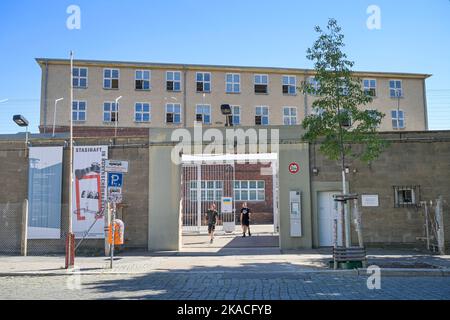 Haupteingang, Stasi-Gedenkstätte, Genslerstraße, Hohenschönhausen, Lichtenberg, Berlin, Deutschland Stockfoto