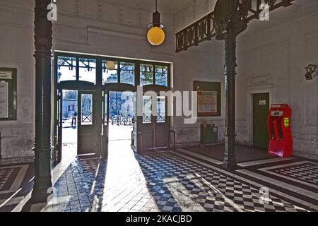 Malerische U-Bahn-Station in wien im Art déco-Stil Stockfoto