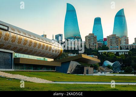 Teppichmuseum im National Seaside Park, Baku. Republik Aserbaidschan in der Nähe des Kaspischen Meeres und der Kaukasusregion. Stockfoto